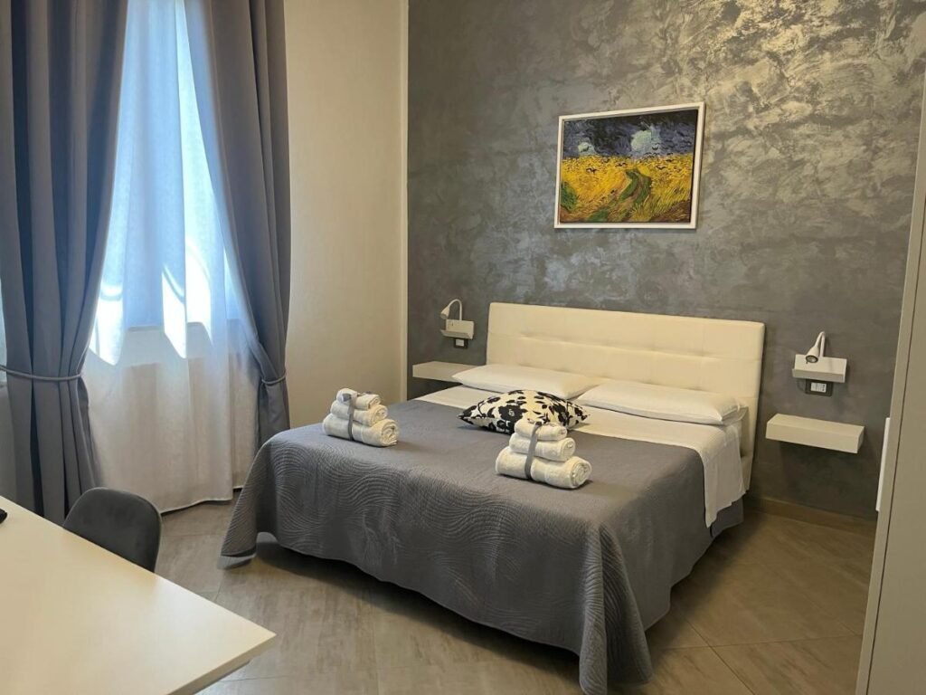 Doppelzimmer mit Schreibecke und Klimaanlage